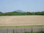 筑波山をバックに小貝川ふれあい公園のソフトボール場