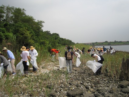 2014年9月6日（土）干潟清掃で「渡り鳥サポーターになろう！」第一生命から33名参加⑥