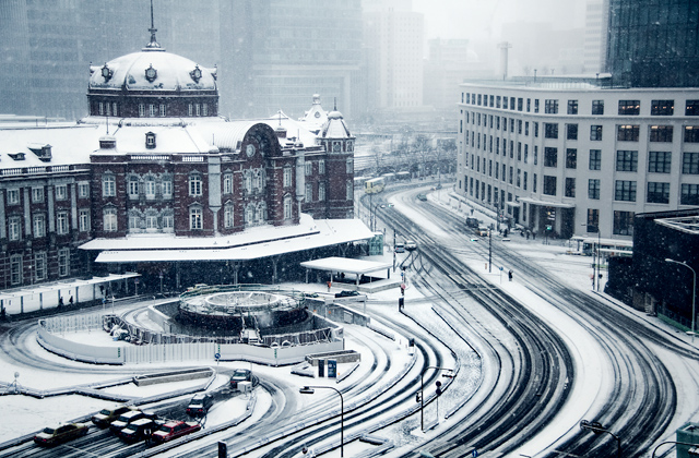 東京駅雪景色