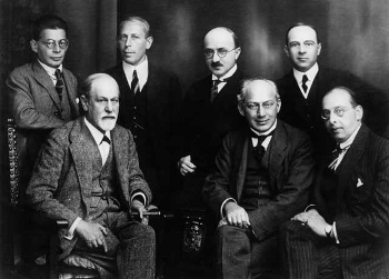 Freud_and_other_psychoanalysts_1922 (350x251)