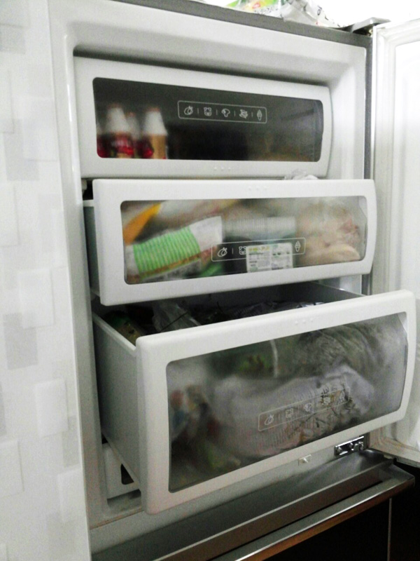 キムチ冷蔵庫中3