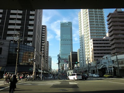 真ん中のビルが日本一です。