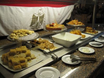 この日のデザートはエジプトのお菓子が中心　２