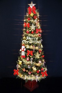 華やかで可愛いクリスマスツリー 憧れだった大きなクリスマスツリー おうちに飾りましょう
