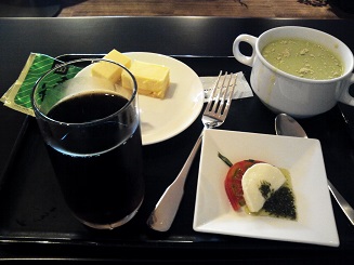 成田国際空港Fランジの朝食